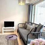 Easy & Near Airport *
