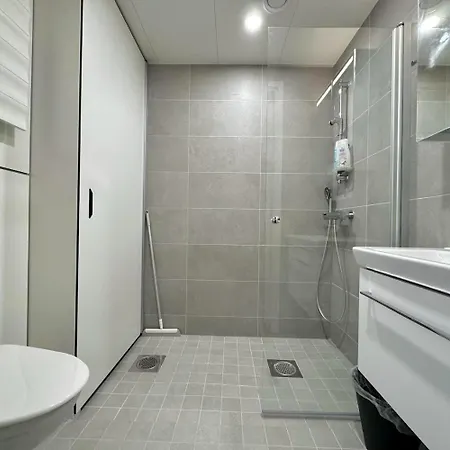 Easy & Near Airport Вантаа