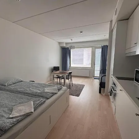 Easy & Near Airport *