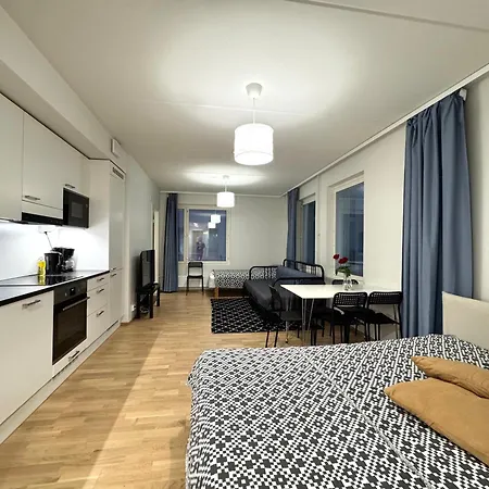 Easy & Near Airport ホームステイ *