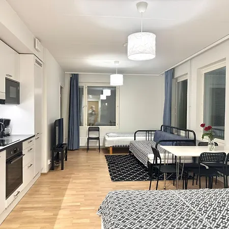 Easy & Near Airport *