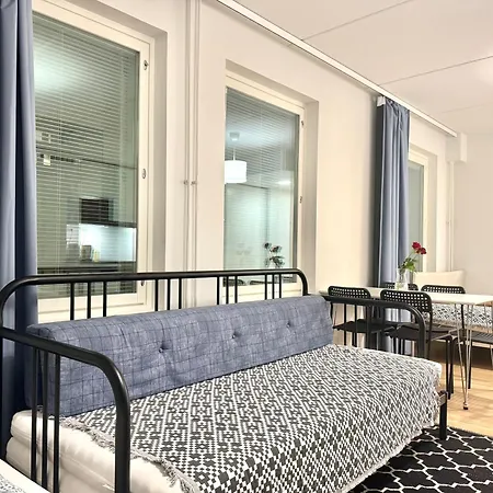 Easy & Near Airport *