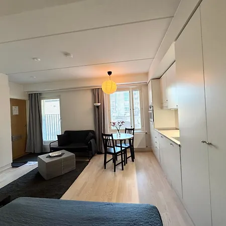 Easy & Near Airport