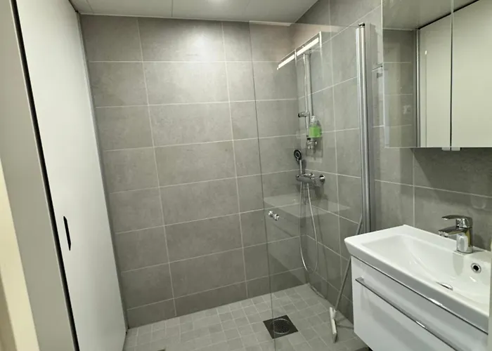 Easy & Near Airport ホームステイ *