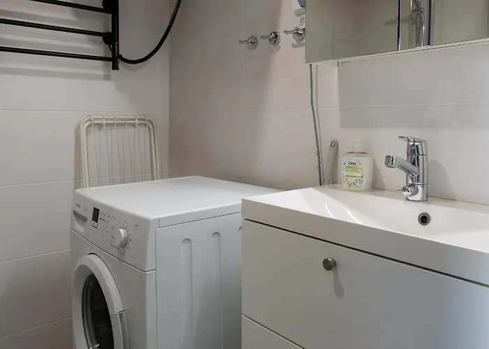 Privatunterkunft Easy & Near Airport *