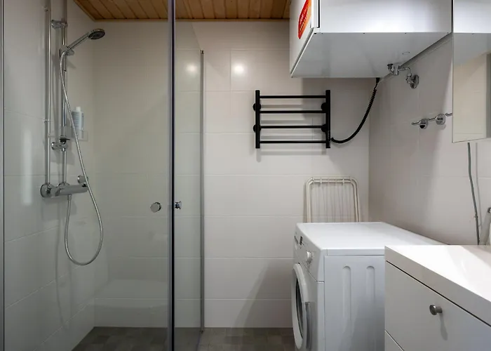 Easy & Near Airport *