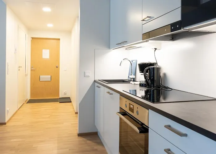 Easy & Near Airport *