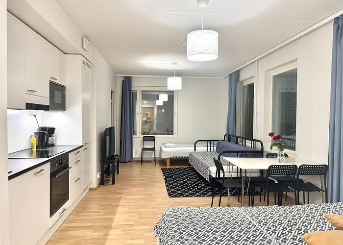 Easy & Near Airport *